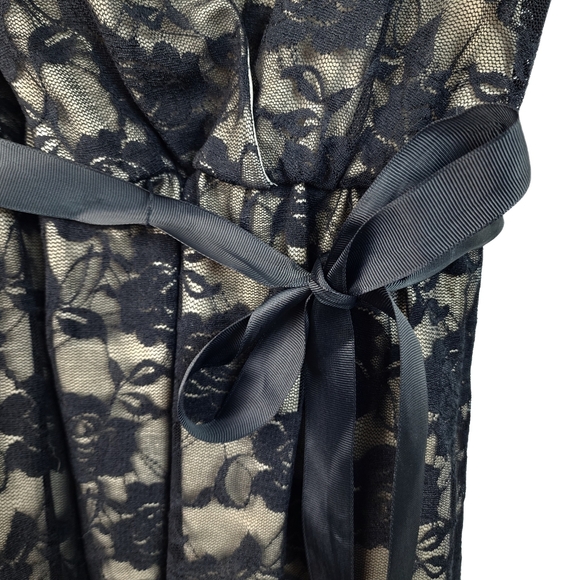 2/$15 Enfocus Studio Black Roses Lace Nude Cocktail Dress Cocktail Party Size 10 - Picture 2 of 5